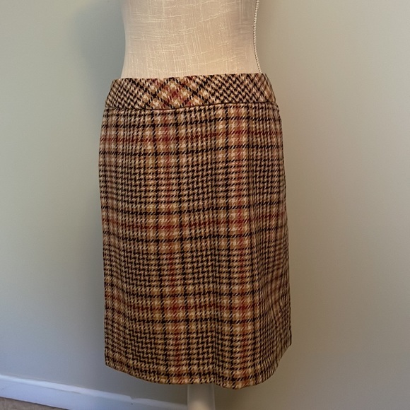Chadwicks Dresses & Skirts - Chadwick’s tweed plaid midi skirt - size 6P